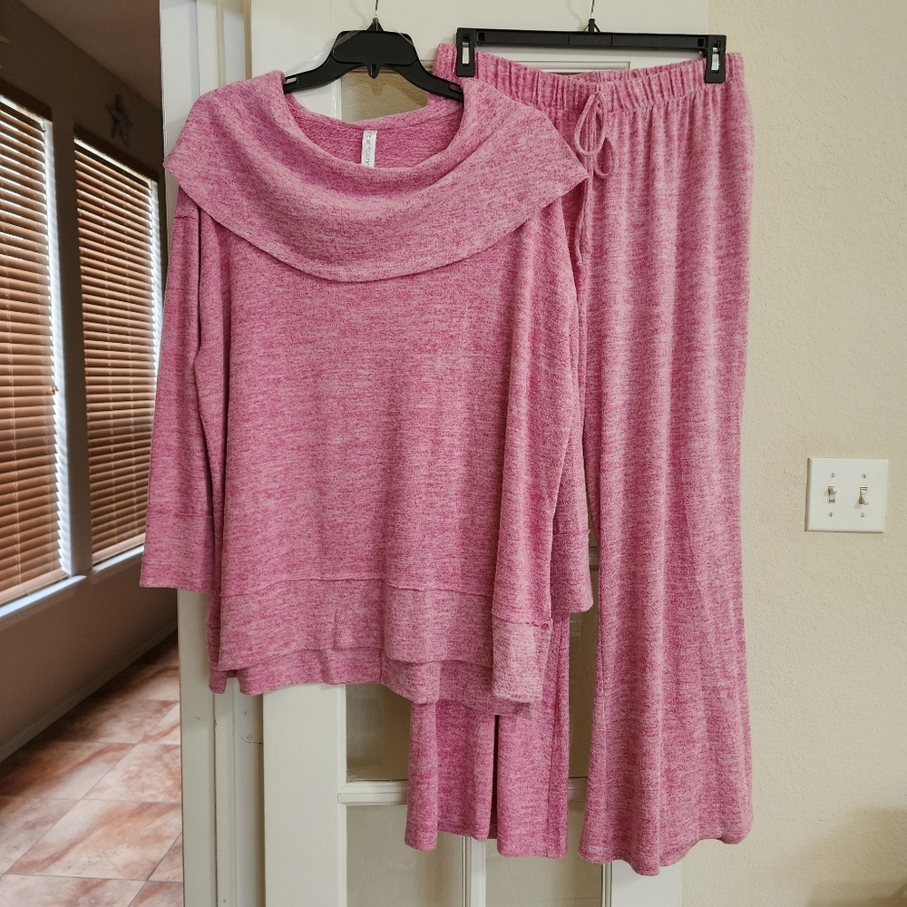 Dear Scarlett Lounge Set Plus 2X Pink Cowl Neck Buttery Soft Travel Loungewear